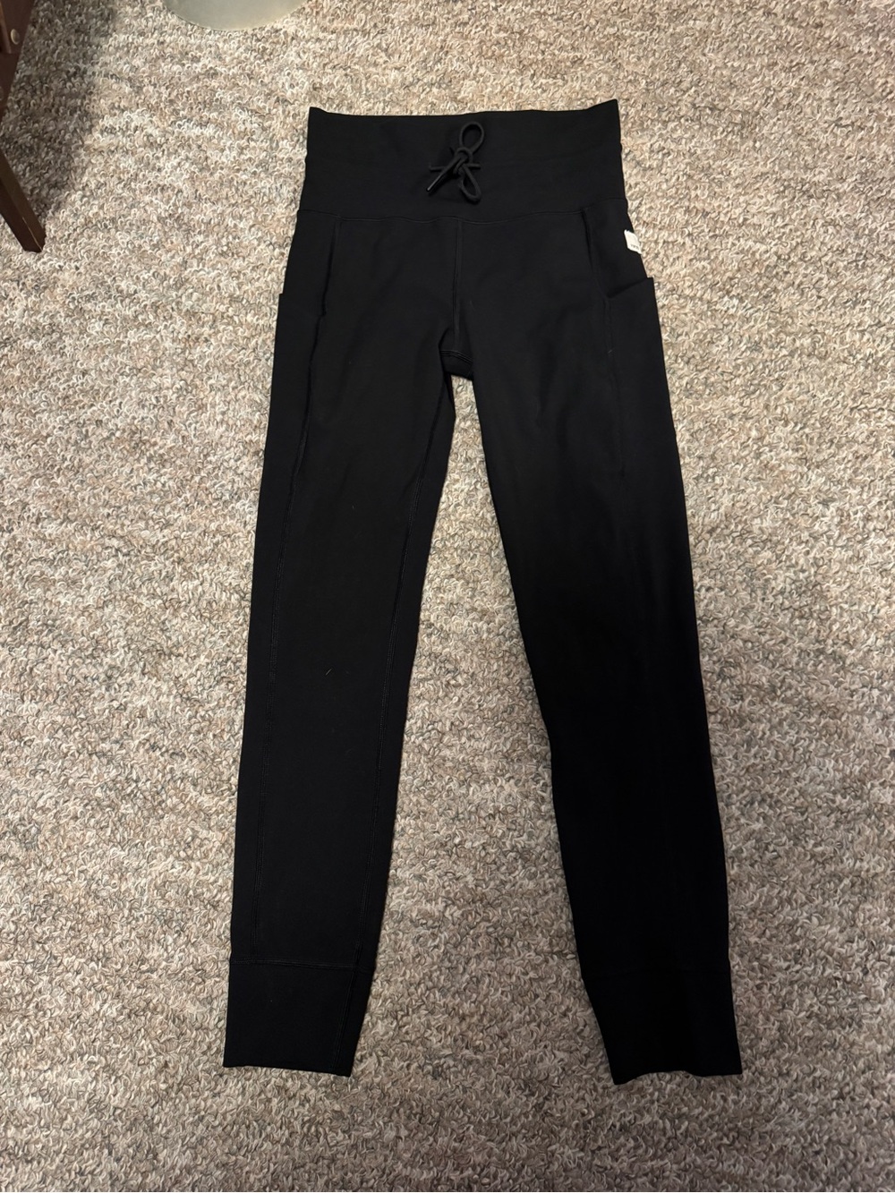 Vuori women’s black daily form pocket legging